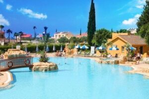 Makronisos Village Club